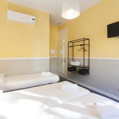 Ramblas by Pillow Hostel - Adults only Стандартный номер с 2 отдельными кроватями фото 3