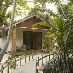 Отель Kudafushi Resort and Spa вид на фасад