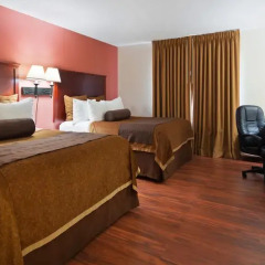 Отель Chicago Club Inn & Suites 3* Улучшенный номер с различными типами кроватей фото 2