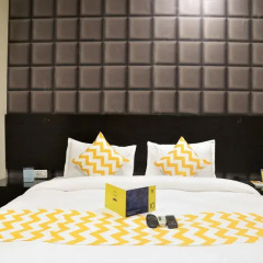 Отель FabHotel Aksh Palace Golf Course Road 3* Номер Делюкс с различными типами кроватей фото 5