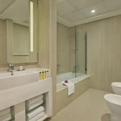 Отель DoubleTree by Hilton Dubai Jumeirah Beach 4* Люкс с различными типами кроватей фото 11