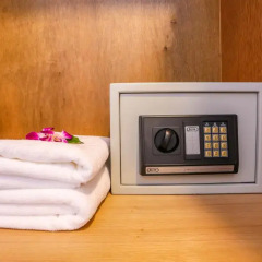 Отель Pkl Residence Пхукет сейф в номере