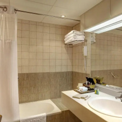 Отель Al Ain Rotana ОАЭ, Эль-Айн - отзывы, цены и фото номеров - забронировать отель Al Ain Rotana онлайн ванная