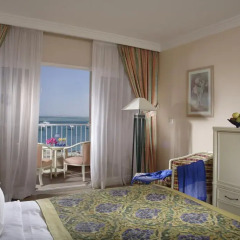 Апартаменты Hurghada Suites & Apartments Serviced by Marriott комната для гостей фото 4