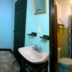 Отель Maya Cha'an Guesthouse Мексика, Канкун - отзывы, цены и фото номеров - забронировать отель Maya Cha'an Guesthouse онлайн ванная