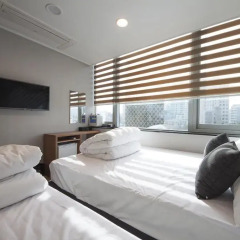 Отель K-Guesthouse Dongdaemun Premium 2* Стандартный номер с различными типами кроватей фото 13