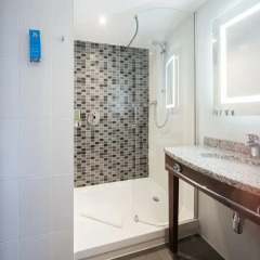 Отель Hampton by Hilton Exeter Airport 3* Стандартный номер с различными типами кроватей фото 14