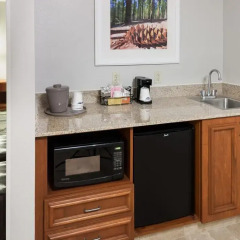 Отель Hampton Inn & Suites Tulare 2* Стандартный номер с различными типами кроватей фото 2
