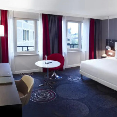 Отель Hilton Brussels Grand Place 4* Представительский номер с двуспальной кроватью
