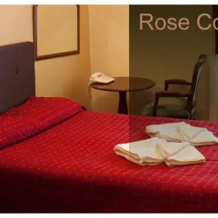 Rose Court Hotel в номере