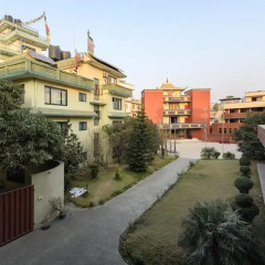 Отель Dondrub Guest House Непал, Катманду - отзывы, цены и фото номеров - забронировать отель Dondrub Guest House онлайн балкон