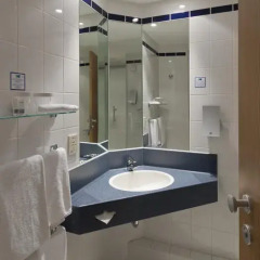 Отель Holiday Inn Express Antwerp City-North 3* Стандартный номер с различными типами кроватей фото 4