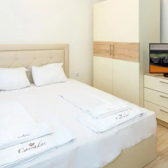 Апартаменты Cascadas Apartments Солнечный берег комната для гостей