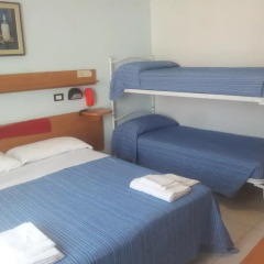 Hotel Leopardi *** Римини комната для гостей фото 5