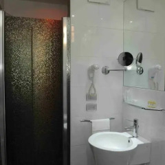 Hotel Aaron 3* Стандартный номер с различными типами кроватей фото 9