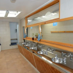 Отель Bowentown Beach Holiday Park ванная