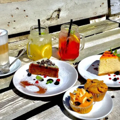 Honey Den Hostel в номере