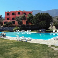 Отель Aliki Beach Hotel Греция, Галатас - отзывы, цены и фото номеров - забронировать отель Aliki Beach Hotel онлайн бассейн