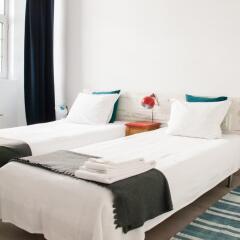 Отель Boho Cais do Sodre - Guesthouse Стандартный номер с различными типами кроватей фото 4