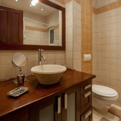 Отель Király Modern Home ванная