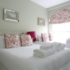 Georgian House Hotel 4* Стандартный семейный номер с различными типами кроватей