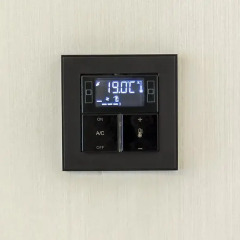 Отель Gobernador Luxury Loft сейф в номере