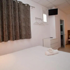 Отель Hostal Martinval Номер категории Эконом с различными типами кроватей