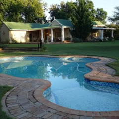 Отель Hopefield Country House бассейн