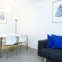 Апартаменты Paula Apartment - Covent Garden - комната для гостей фото 5