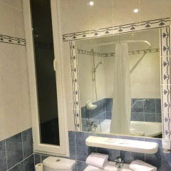 Отель Hôtel Lépante 2* Стандартный номер с различными типами кроватей фото 2