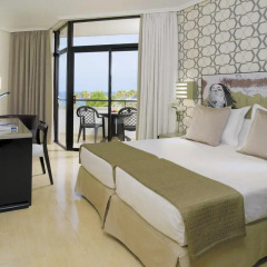 Отель H10 Conquistador 4* Полулюкс с различными типами кроватей фото 3