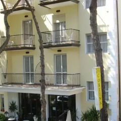 Hotel Cortina Римини