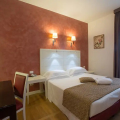 Floris Hotel 3* Номер Комфорт с двуспальной кроватью фото 17