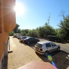 Апартаменты Menada Amadeusz 1 Apartments парковка