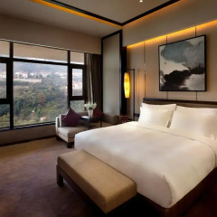 Отель Crowne Plaza Chongqing New North Zone 4* Улучшенный номер с различными типами кроватей фото 2