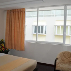 Dong Kinh A Hotel 3* Улучшенный номер с различными типами кроватей фото 4