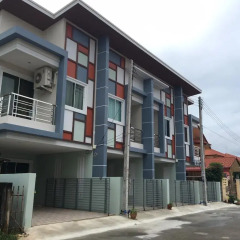 Отель The Little Box House Krabi 3* Коттедж с различными типами кроватей фото 30