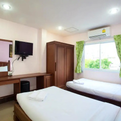 Отель Baan Sutra Guesthouse 3* Стандартный номер с 2 отдельными кроватями фото 9