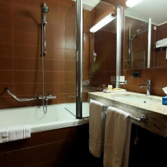 Tirana International Hotel & Conference Centre 4* Люкс повышенной комфортности с различными типами кроватей фото 17