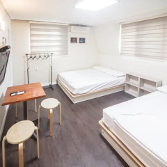 Хостел Itaewon Inn Стандартный номер с 2 отдельными кроватями фото 4