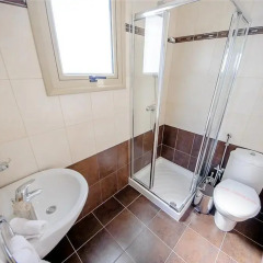 Отель Oceanview Villa 089 Кипр, Протарас - отзывы, цены и фото номеров - забронировать отель Oceanview Villa 089 онлайн ванная