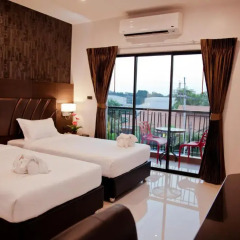 Отель 101 Holiday Suites 4* Улучшенный номер