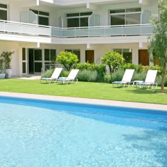 Отель Corina Suites and Apartments Кипр, Лимассол - 1 отзыв об отеле, цены и фото номеров - забронировать отель Corina Suites and Apartments онлайн бассейн фото 2