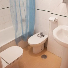 Отель Duplex Vaguada Испания, Кониль-де-ла-Фронтера - отзывы, цены и фото номеров - забронировать отель Duplex Vaguada онлайн ванная