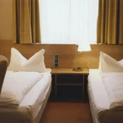 Hotel Jedermann 2* Стандартный номер с двуспальной кроватью фото 8