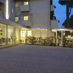Hotel Nives парковка