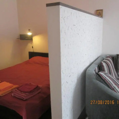 Апартаменты Apartments near the sea in the center комната для гостей