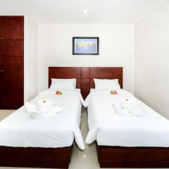Отель The Topaz Residence 3* Улучшенный номер с 2 отдельными кроватями фото 3