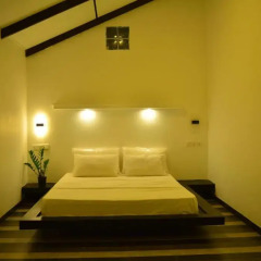 Отель Midigama Holiday Inn сейф в номере