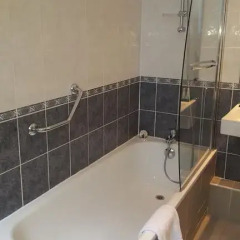 Отель Hôtel Saint Cyr Etoile 3* Улучшенный номер с 2 отдельными кроватями фото 4